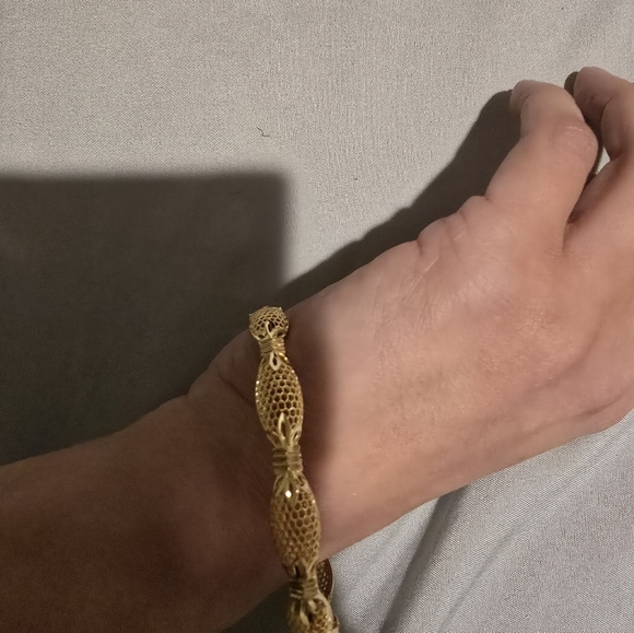 21kgp Dubai Jewelery - Elegant Gold Bracelet for Women - Picture 5 of 6